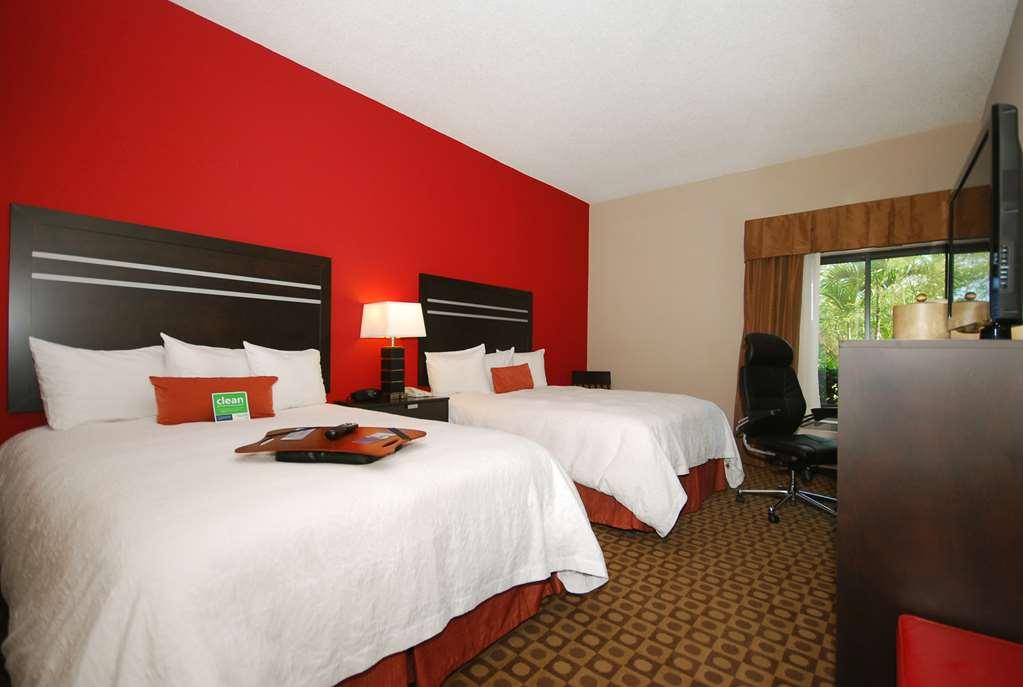 Hampton Inn Fort Myers-Airport & I-75 Room photo