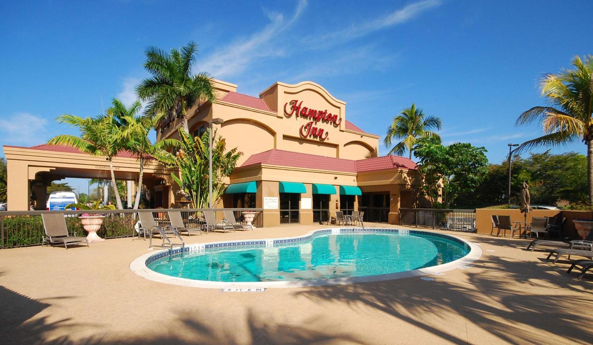 Hampton Inn Fort Myers-Airport & I-75 Exterior photo