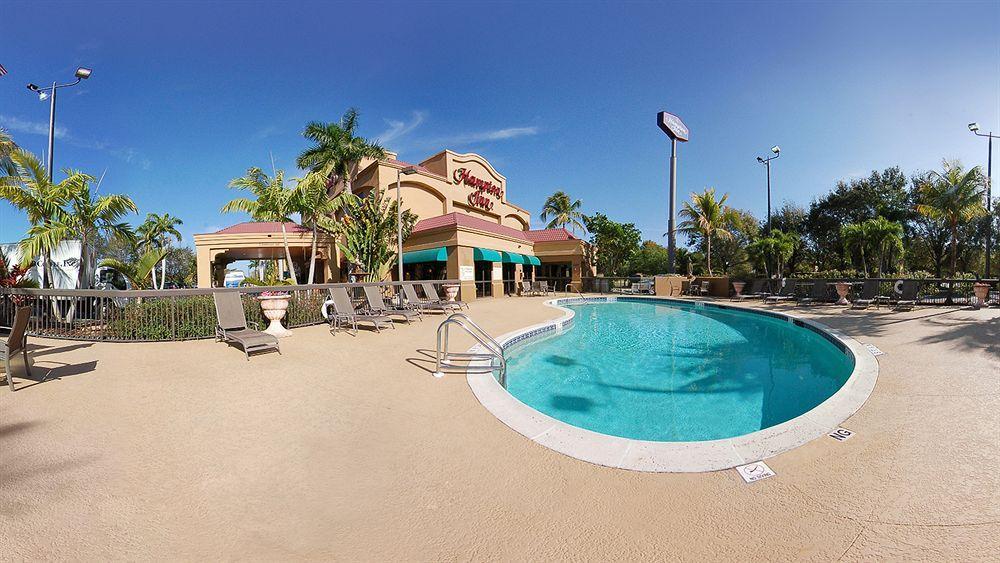 Hampton Inn Fort Myers-Airport & I-75 Exterior photo