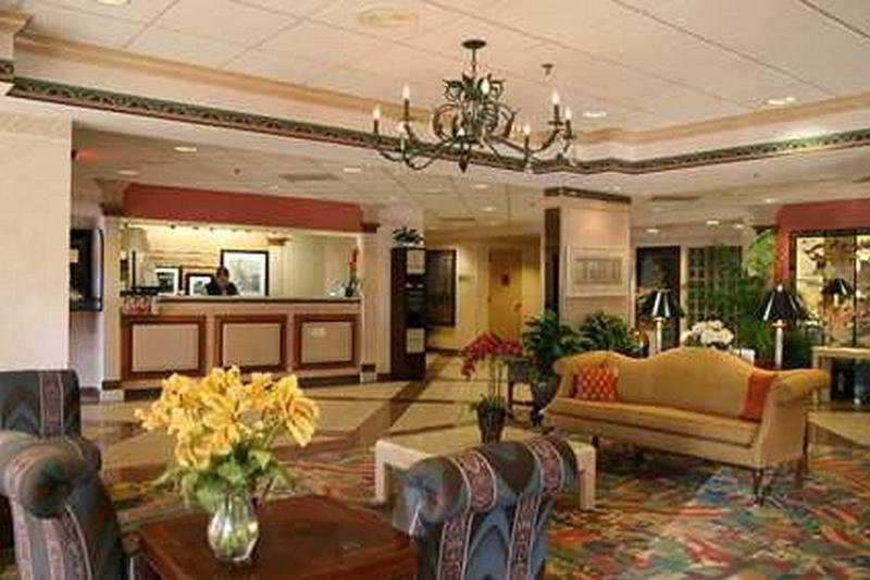 Hampton Inn Fort Myers-Airport & I-75 Interior photo